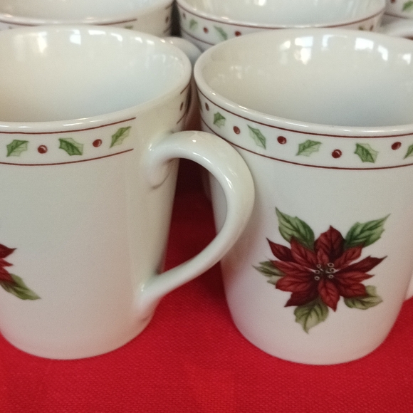 12 MB Merry Brite Mug - Picture 3 of 6